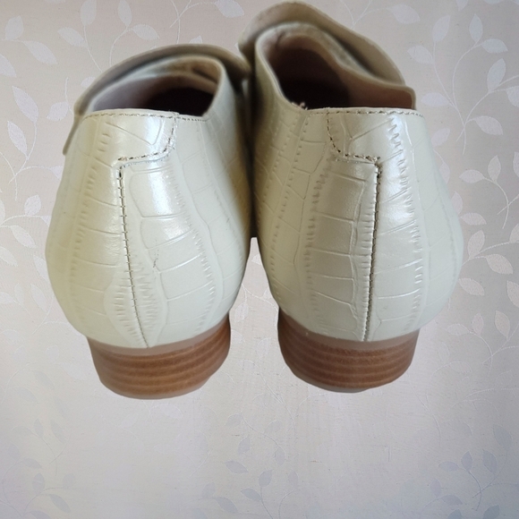 Bared Footwear Croc Embossed Leather Loafers Cream White Gold Buckle Size 40 - Picture 9 of 15
